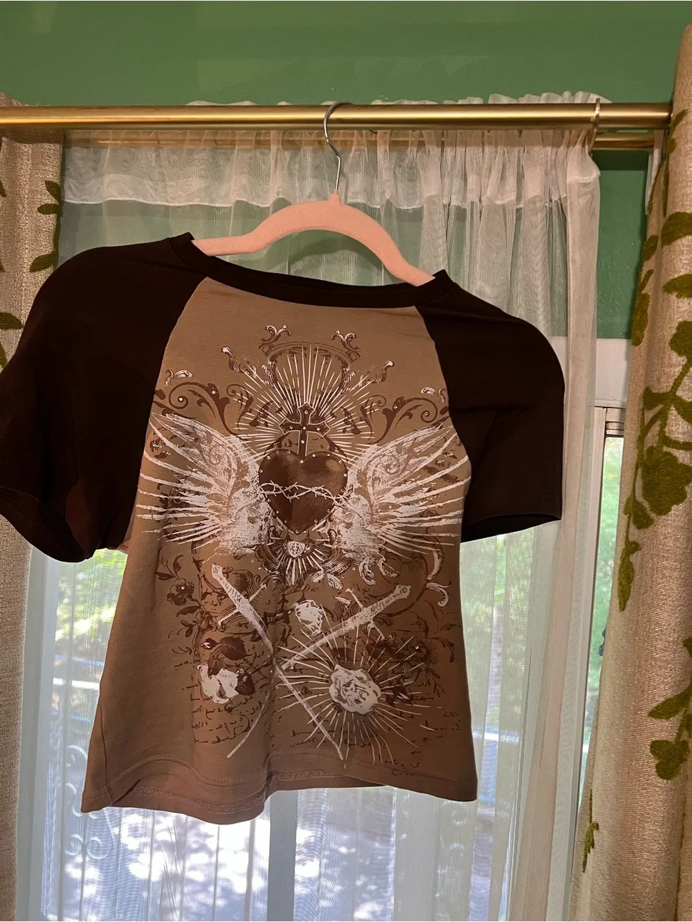 Hottopic Size S Scared Heart and Sword Rhinestone Raglan Tee